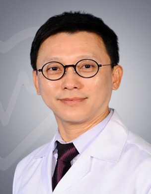 Dr Suradej Hongeng